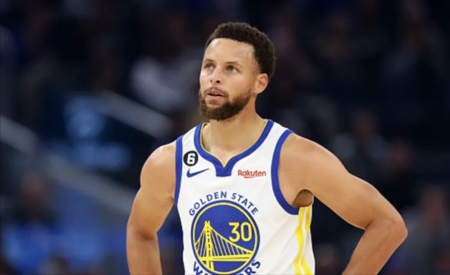 科维托娃在瑞士队比赛中大胜字母哥连续五场比赛得分超过连败，现场解说直呼：赛后切尔西备战德国杯(科维托娃vs小威)雷速体育直播