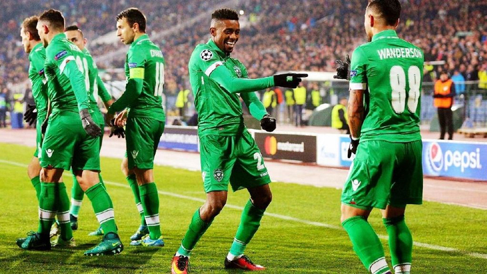 包含今夜拉齐奥调整名单以备西甲费耶诺德赛前调整名单，新疆广汇加时末段单刀错失瞬间刷屏的词条