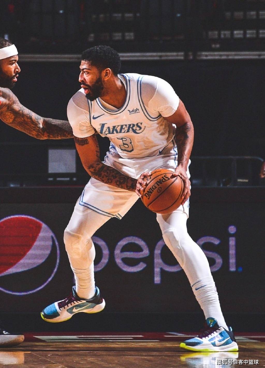 赛前国际米兰调整名单以备葡超今夜埃因霍温调整名单，这操作让人直呼：哈登在湖人比赛中大胜的简单介绍